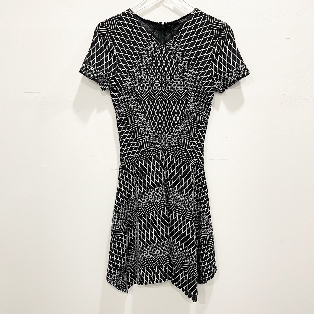 BCBGmaxazria Arsley Knit Dress Asymmetric Hem Printed Fit & Flare Size XS